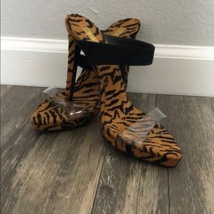High Heels Sandals animal Print, Size 8M